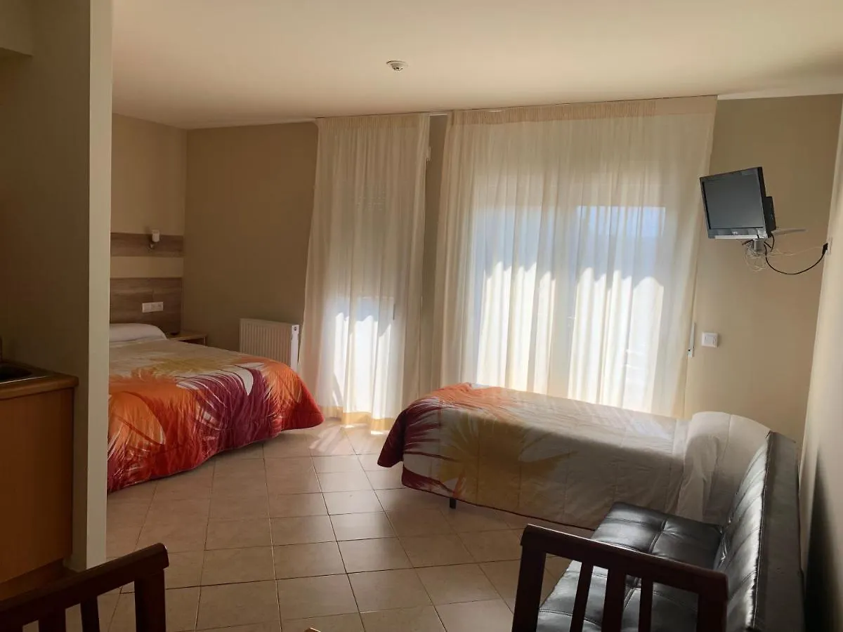 **  Aparthotel /Apartamentos Turísticos Raquel's Sant Pere Pescador España