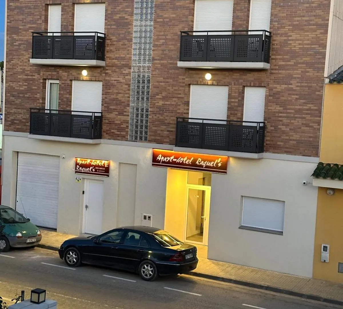 Raquel'S - Habitacions I Apartaments Turistics - 桑特佩尔佩斯卡多尔 公寓式酒店