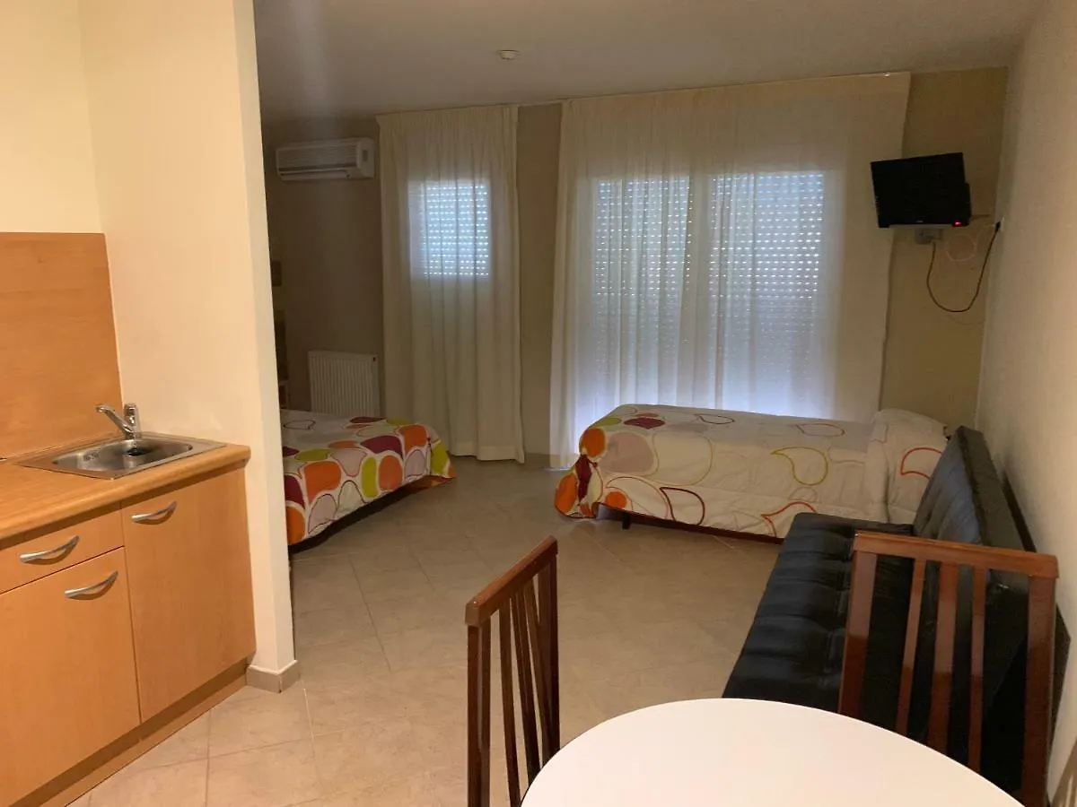 Raquel'S - Habitacions I Apartaments Turistics - Sant Pere Pescador Spain